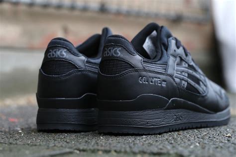 asics gel lyte iii black.